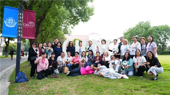 同日迎两团,上海这所高中成国际教育交流新地标 —— 哈萨克斯坦校长团与泰国师生走进上海宏润博源学校